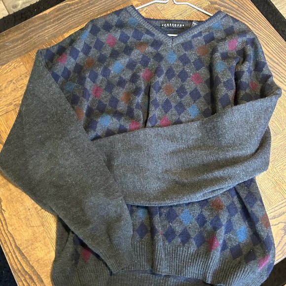 Large men’s dress sweater consensus brand - Picture 2 of 3